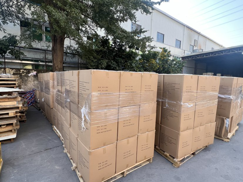 Bulk-clear-plastic-tube-packaging-on-pallets-and-in-shipping-containers-ideal-for-sustainable-packaging-solutions